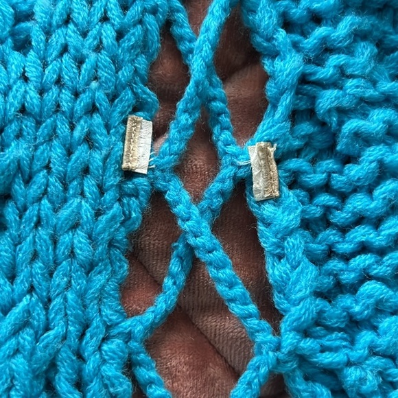 Vibrant Oversized unique Blue Knit Scarf - Picture 8 of 9